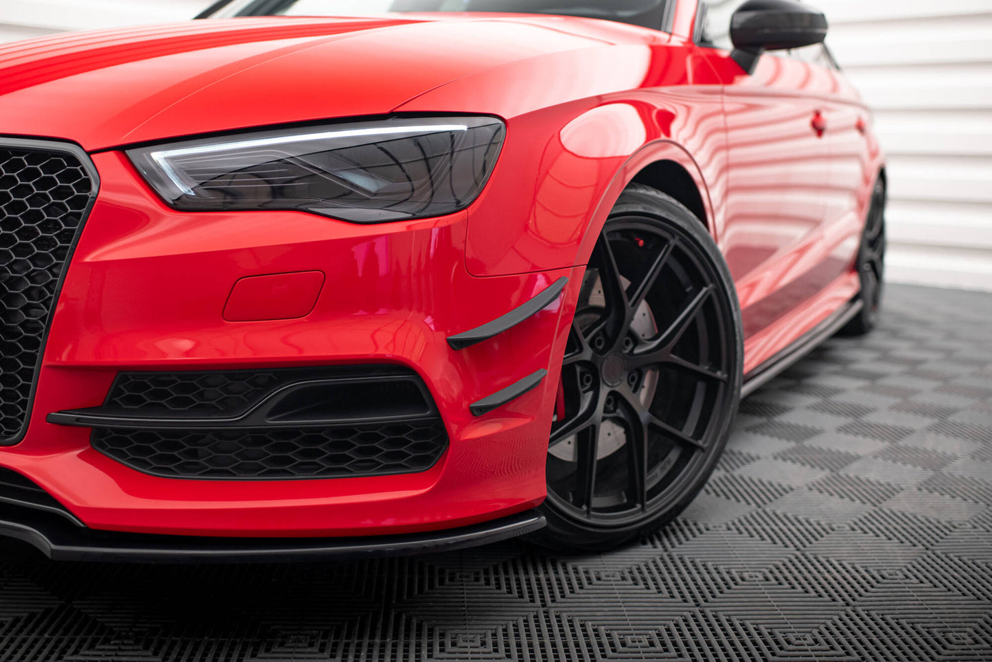 Stoßstangen Flaps Wings vorne Canards für Audi S3 / A3 S-Line 8V Limousine / Cabrio