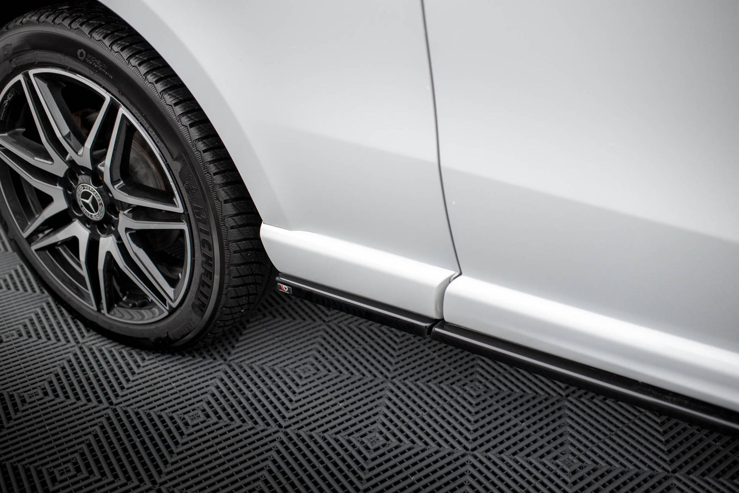 Seitenschweller Ansatz für V.1 für Mercedes-Benz V-Klasse Extra Long AMG-Line W447 schwarz Hochglanz