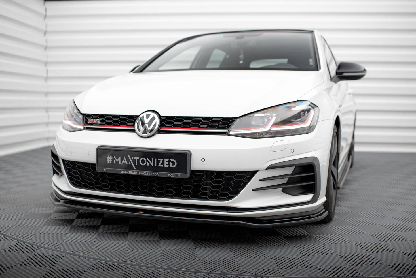 Front Ansatz V.2 für VW GOLF 7 GTI FACELIFT schwarz Hochglanz