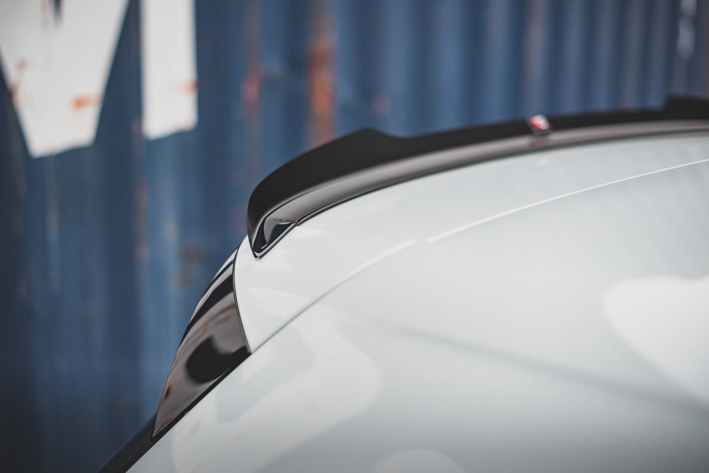 Spoiler CAP V.1 für VW Golf GTI / GTE / GTD / R-Line / R Mk8 schwarz Hochglanz
