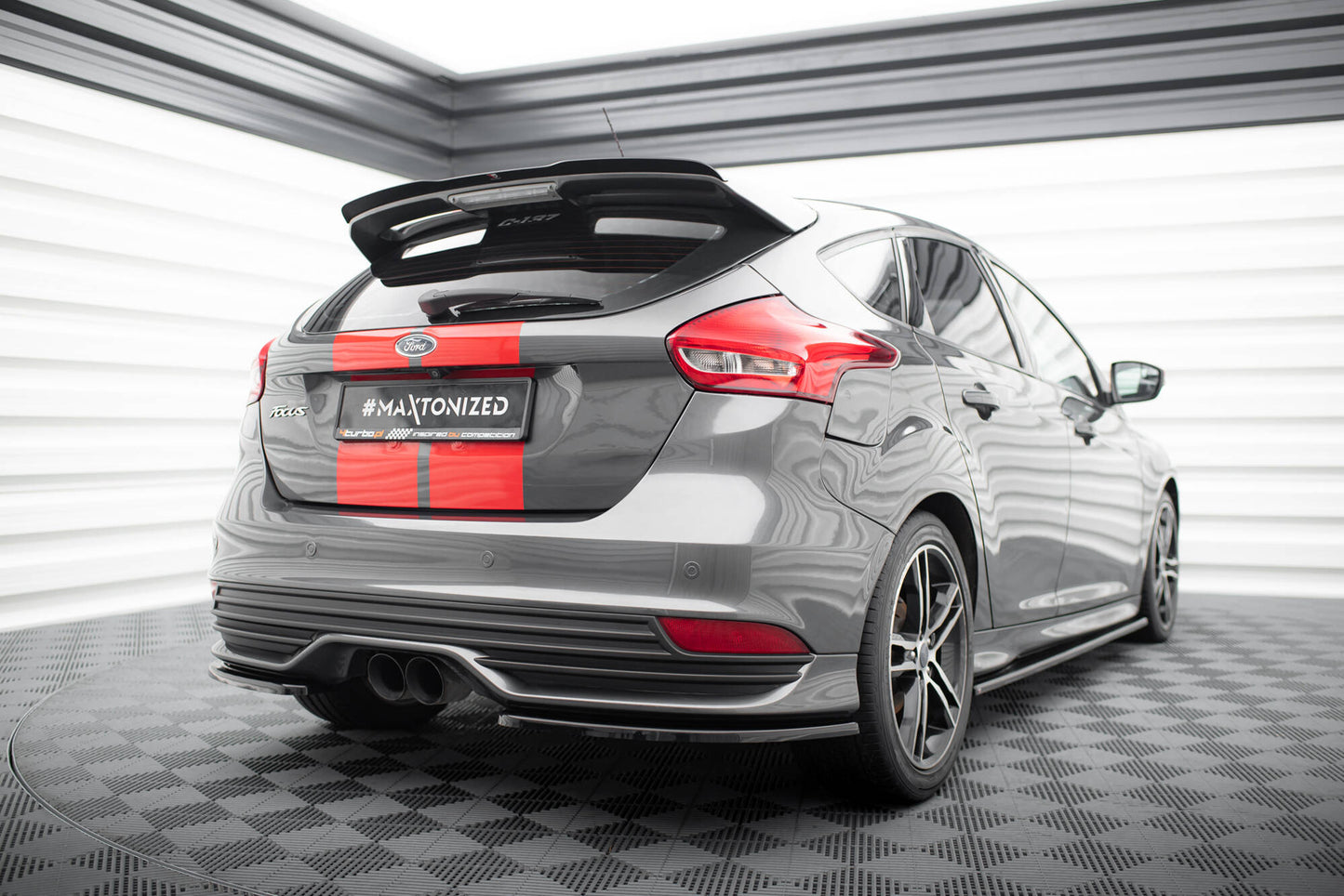 Heck Ansatz Flaps Diffusor für Ford Focus ST Mk3 FL schwarz Hochglanz