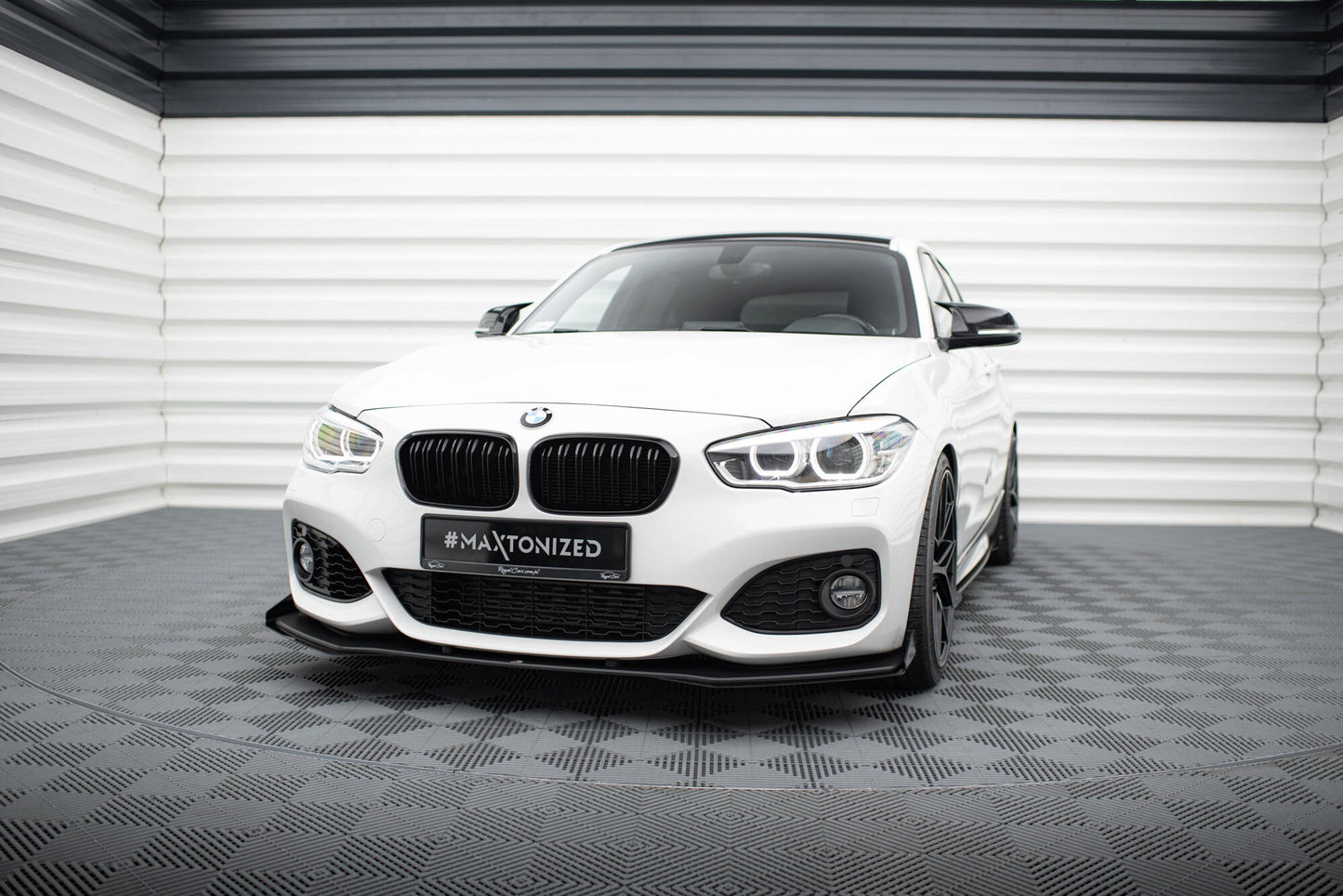 Street Pro Front Ansatz für V.3 +Flaps für BMW 1er F20 M-Paket Facelift / M140i schwarz Hochglanz