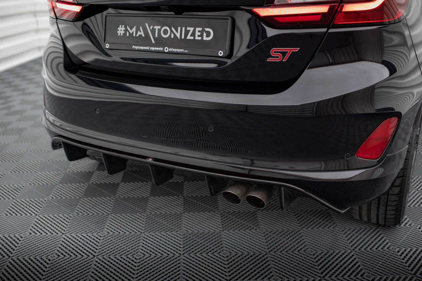 Diffusor Heck Ansatz für Ford Fiesta Mk8 ST schwarz Hochglanz