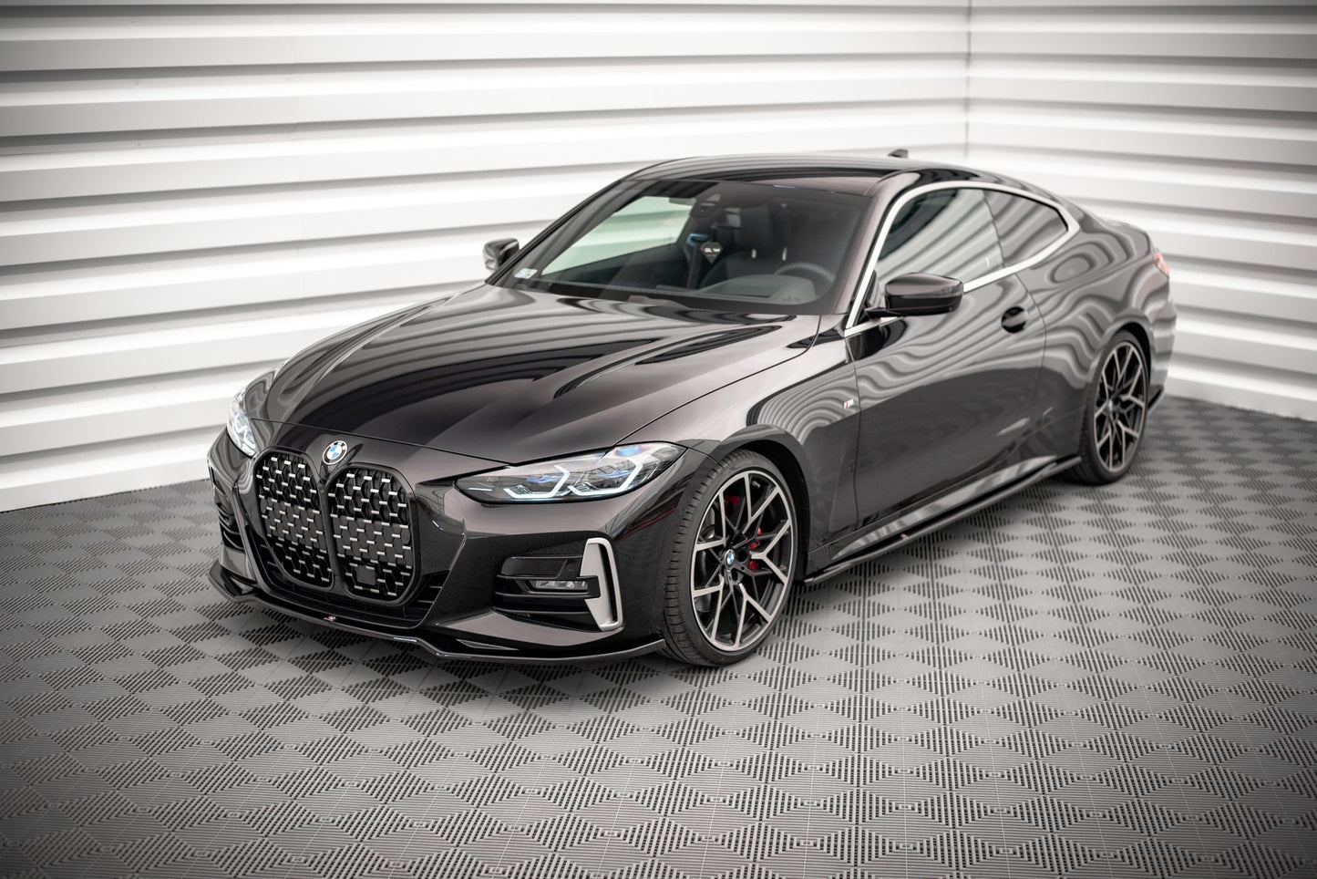 Front Ansatz V.3 für BMW 4er M-Paket / M440i G22 / G23 / G22 Facelift / G23 Facelift schwarz Hochglanz