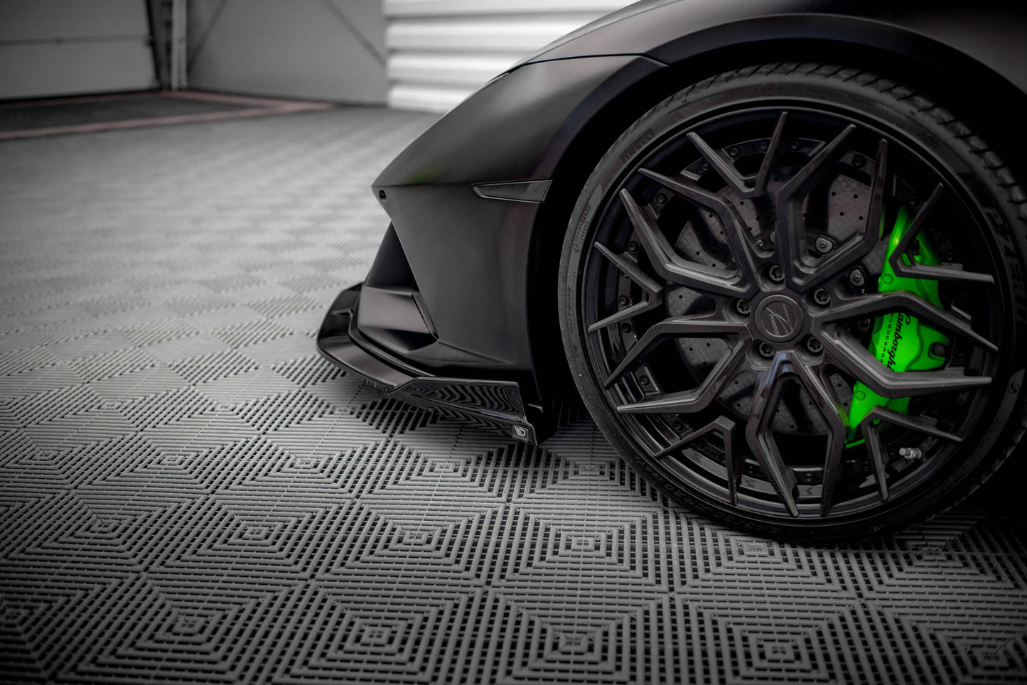 Front Ansatz für Lamborghini Huracan EVO AWD schwarz Hochglanz