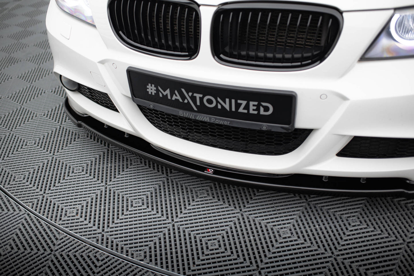 Front Ansatz V.1 für BMW 3er Limousine / Touring M-Paket E90 / E91 Facelift schwarz Hochglanz