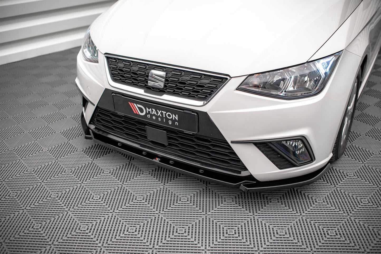 Front Ansatz V.2 für Seat Ibiza FR/ Standard Mk5 schwarz Hochglanz