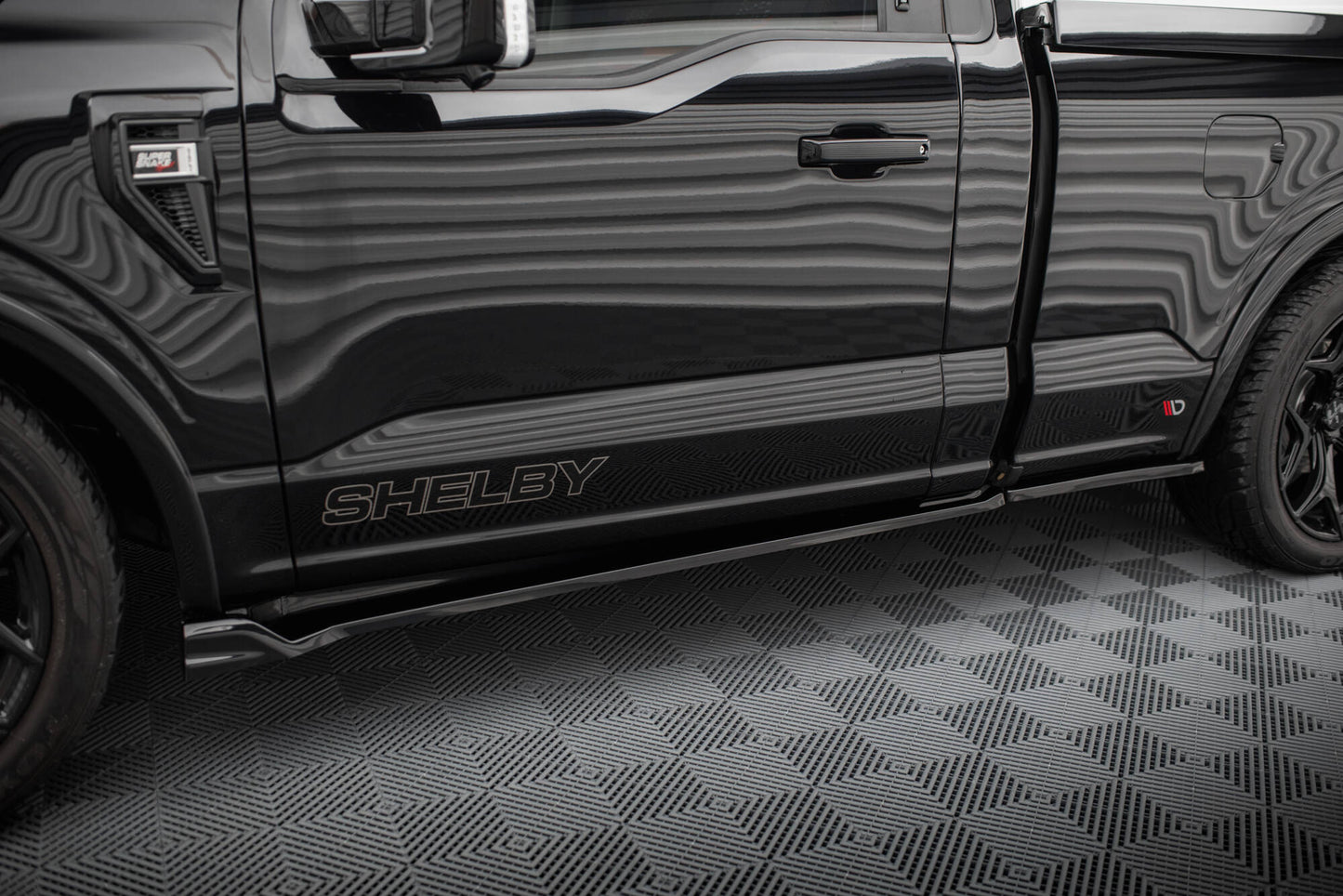 Seitenschweller Ansatz für Shelby F150 Super Snake schwarz Hochglanz