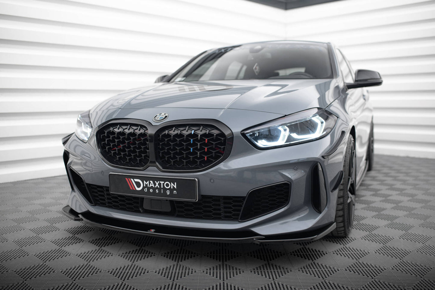 Front Ansatz V.3 für BMW 1er M-Paket/ M135i / 128ti F40 schwarz Hochglanz