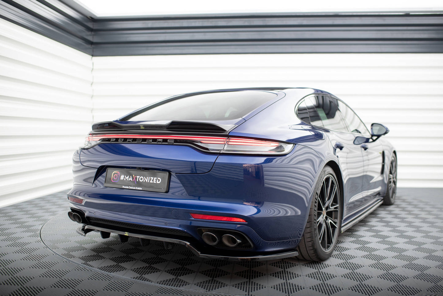 Spoiler CAP 3D für Porsche Panamera E-Hybrid 971 Facelift schwarz Hochglanz