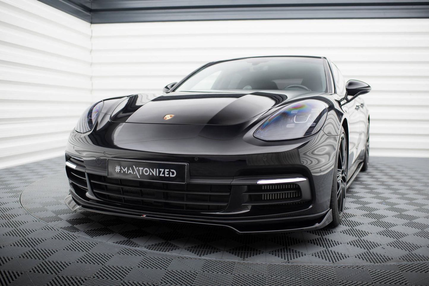 Front Ansatz V.2 für Porsche Panamera E-Hybrid / Panamera 4S 971 schwarz Hochglanz