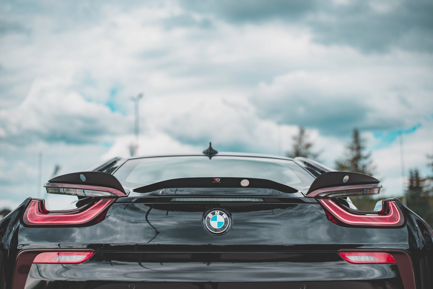 Zentrale Spoiler CAP für BMW i8 schwarz Hochglanz