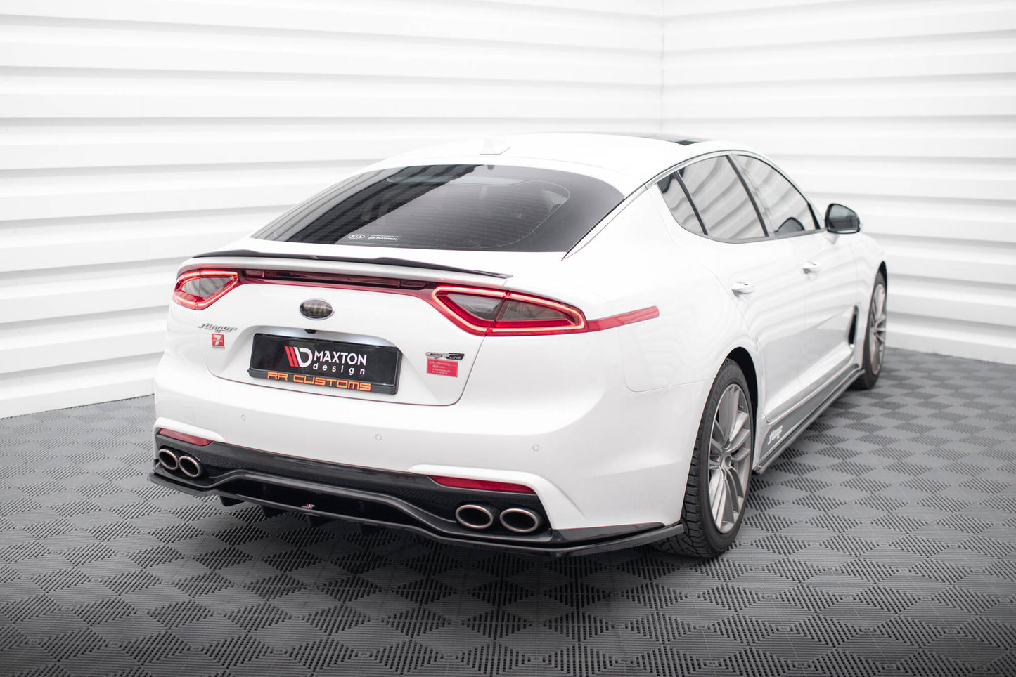 Spoiler CAP für Kia Stinger GT / GT-Line / Standard Mk1 schwarz Hochglanz