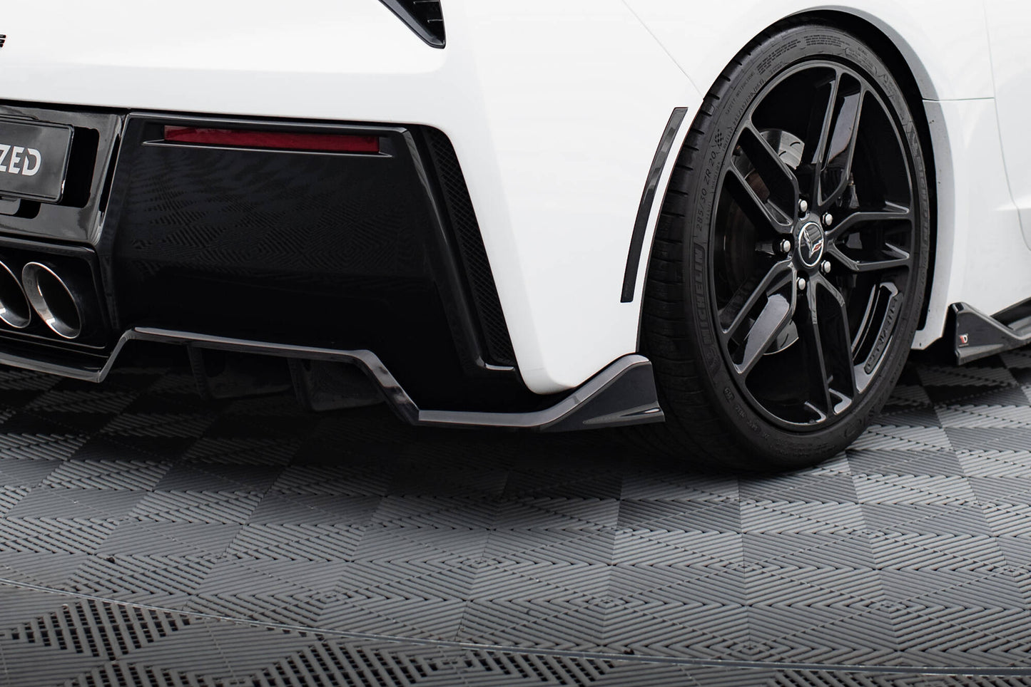 Mittlerer Diffusor Heck Ansatz DTM Look für Chevrolet Corvette C7 schwarz Hochglanz