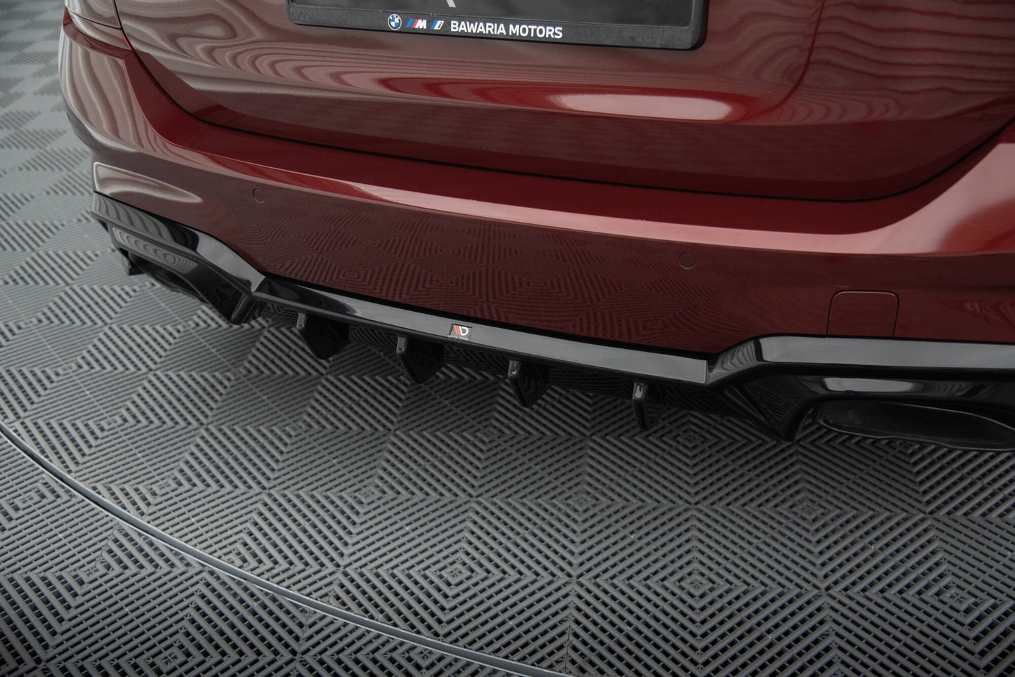 Diffusor Heck Ansatz für BMW M340i G20 / G21 (Passend für Fahrzeuge mit Anhängerkupplung) schwarz Hochglanz
