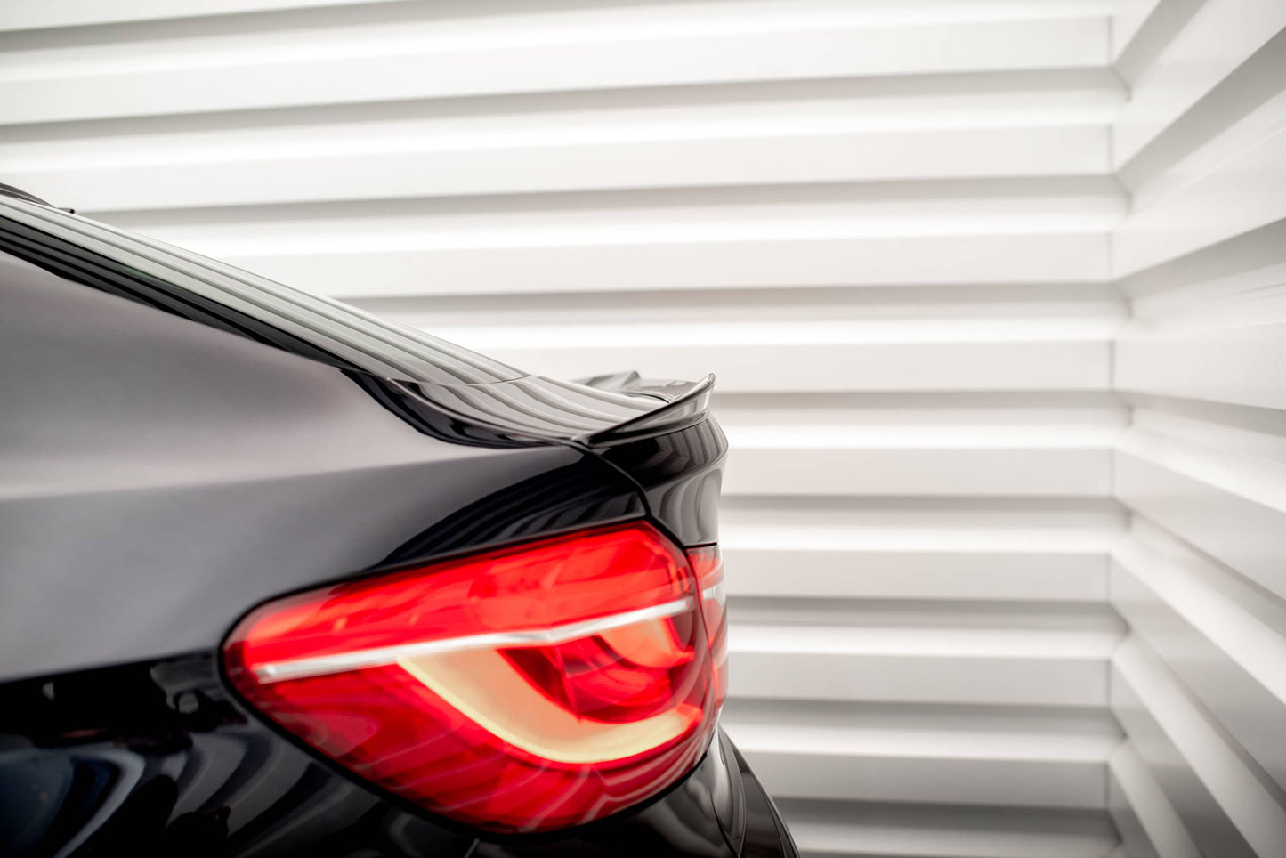 Spoiler CAP 3D für V.1 BMW X6 F16 M-Paket / X6 M F86 schwarz Hochglanz