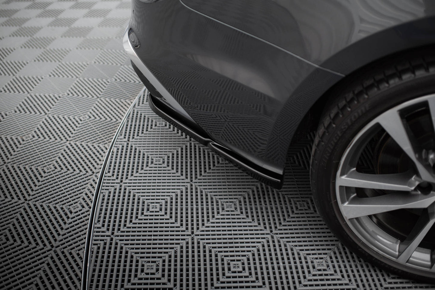 Heck Ansatz Flaps Diffusor für Audi S5 Sportback / Coupe F5 Facelift schwarz Hochglanz