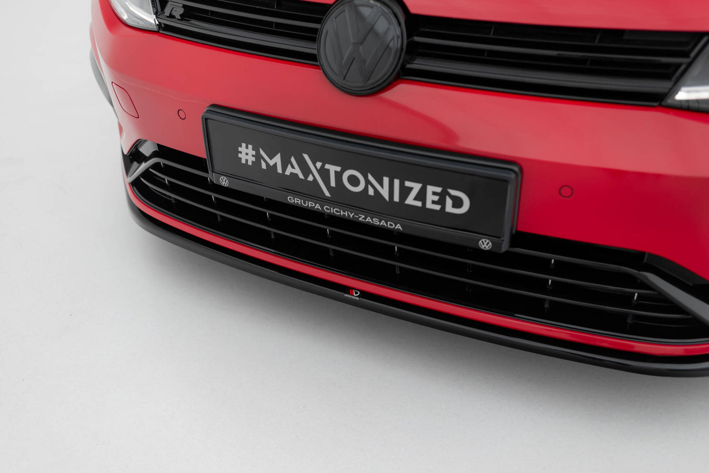 Front Ansatz V.7 für VW Golf R / R-Line Mk7 Facelift schwarz Hochglanz