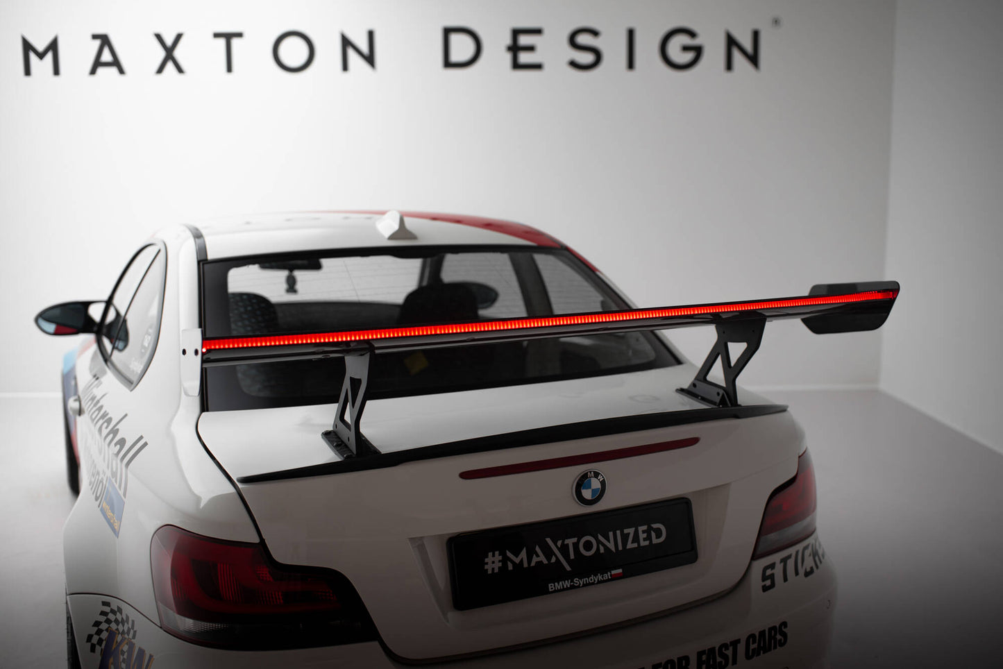 Carbon Spoiler With Internal Brackets Uprights V.1 + LED BMW 1er M E82