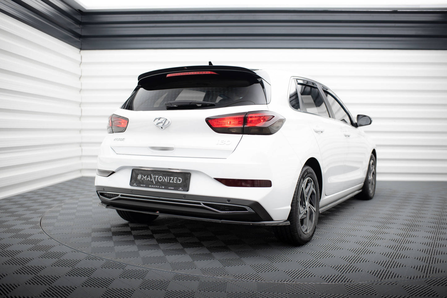 Spoiler CAP für HYUNDAI I30 MK3 HATCHBACK schwarz Hochglanz