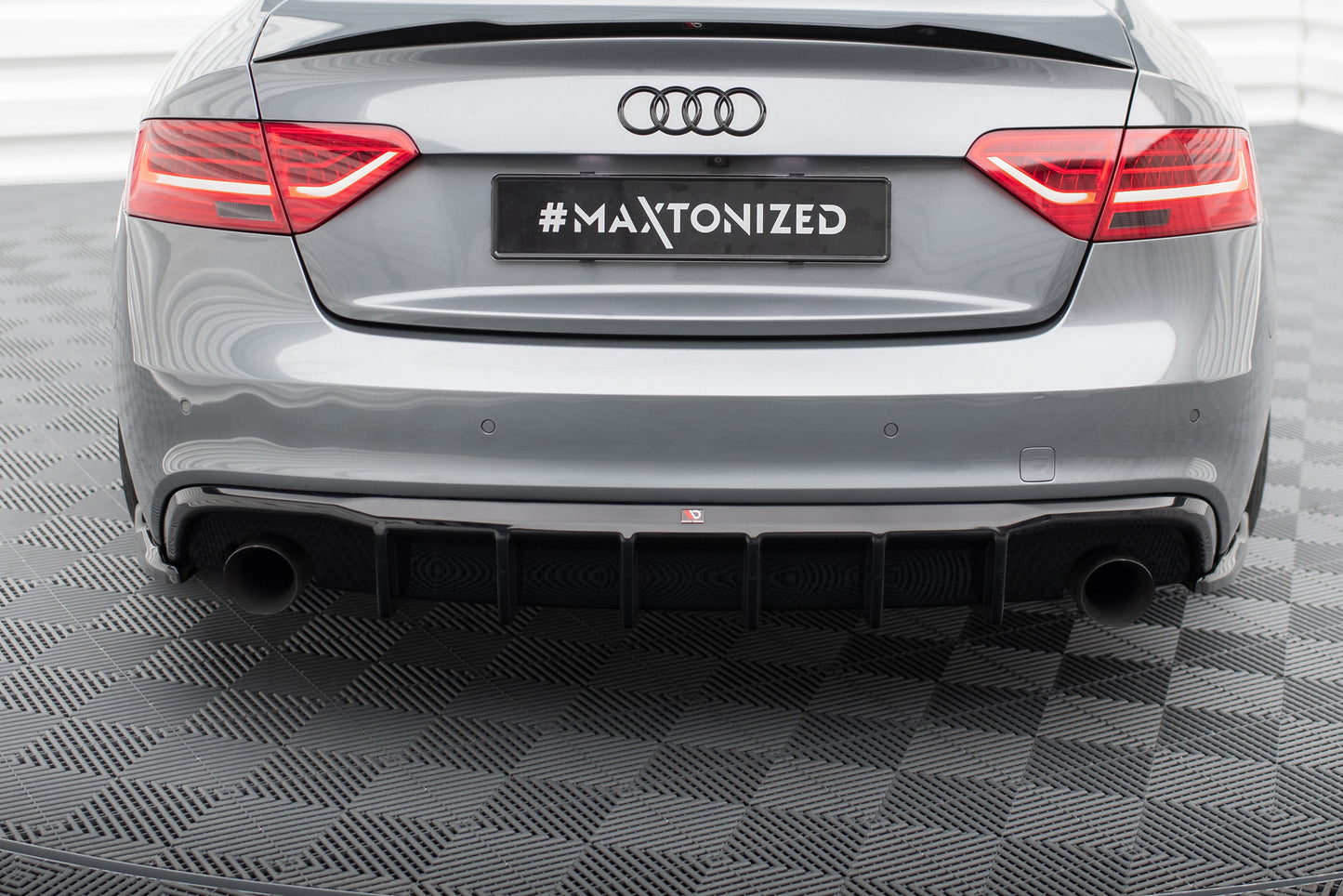Diffusor Heck Ansatz für Audi A5 S-Line Coupe / Sportback 8T Facelift (Einzelauspuff li. re.)