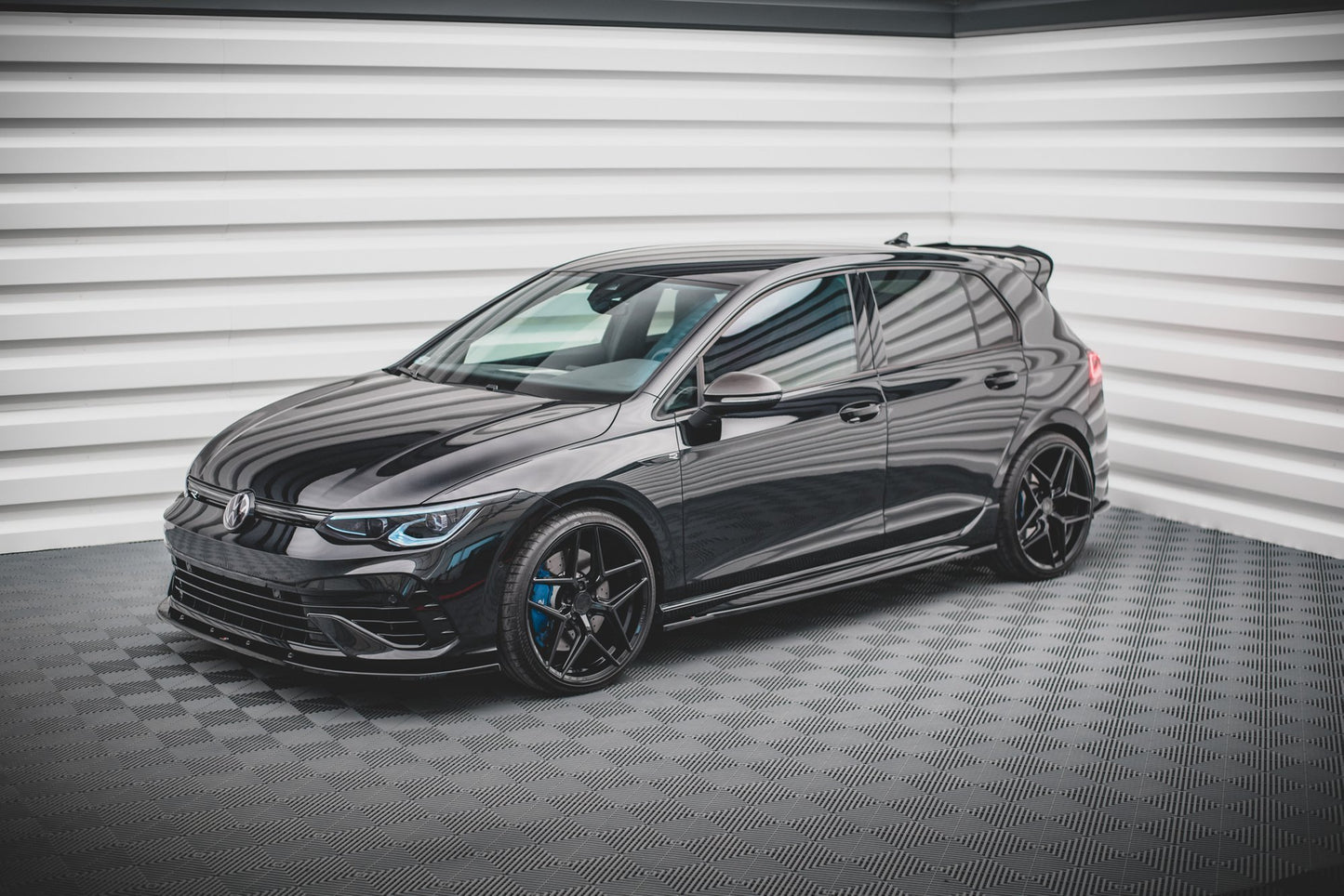 Seitenschweller Ansatz für V.1 für VW Golf R Mk8 Facelift schwarz Hochglanz