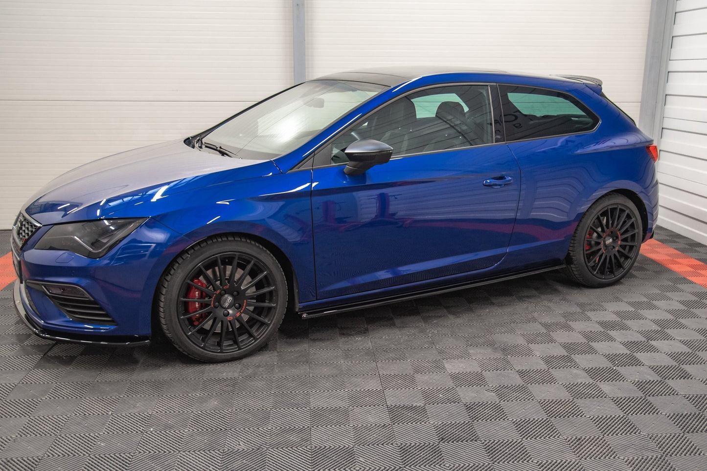 Seitenschweller Ansatz für Seat Leon Cupra / FR SC Mk3 / Mk3 FL schwarz Hochglanz