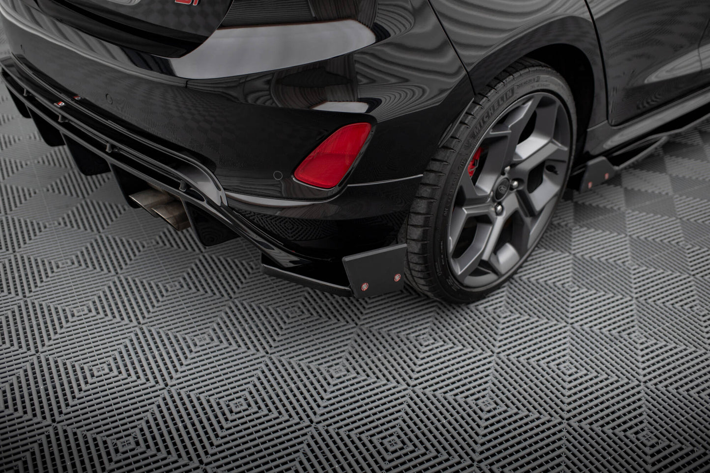 Heck Ansatz Flaps Diffusor für V.4 + Flaps Ford Fiesta ST Mk8