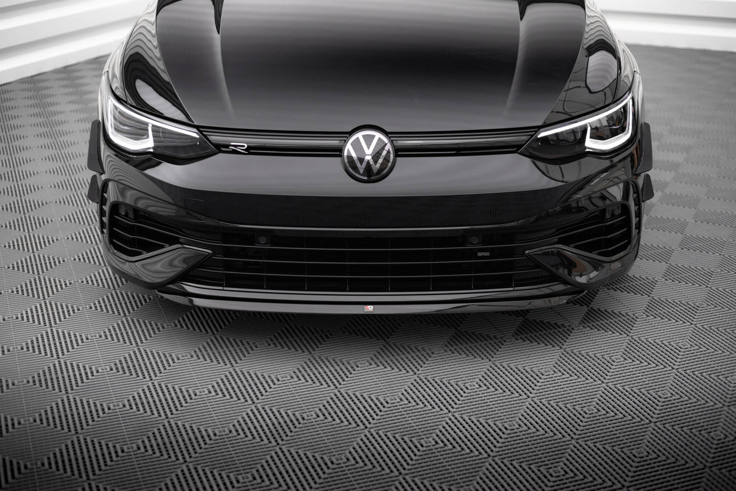 Front Ansatz V.7 für VW Golf R Mk8 schwarz Hochglanz