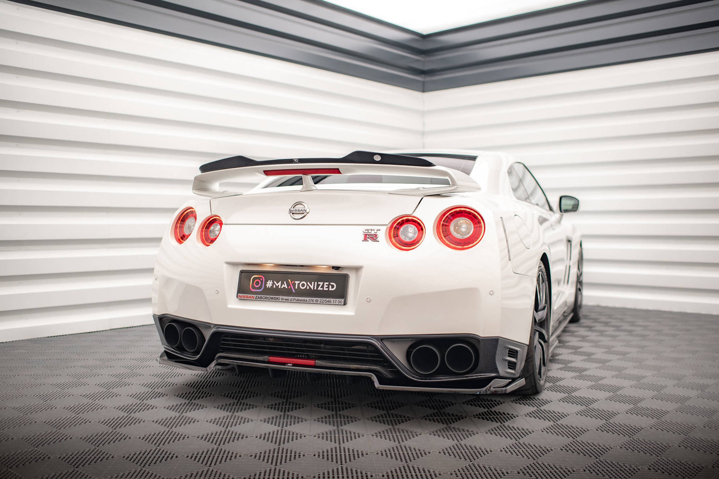 Spoiler CAP für Nissan GTR R35 Facelift schwarz Hochglanz