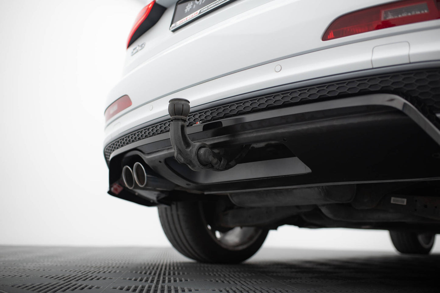 Mittlerer Cup Diffusor DTM Look Heck Ansatz für Audi Q3 S-line 8U schwarz Hochglanz