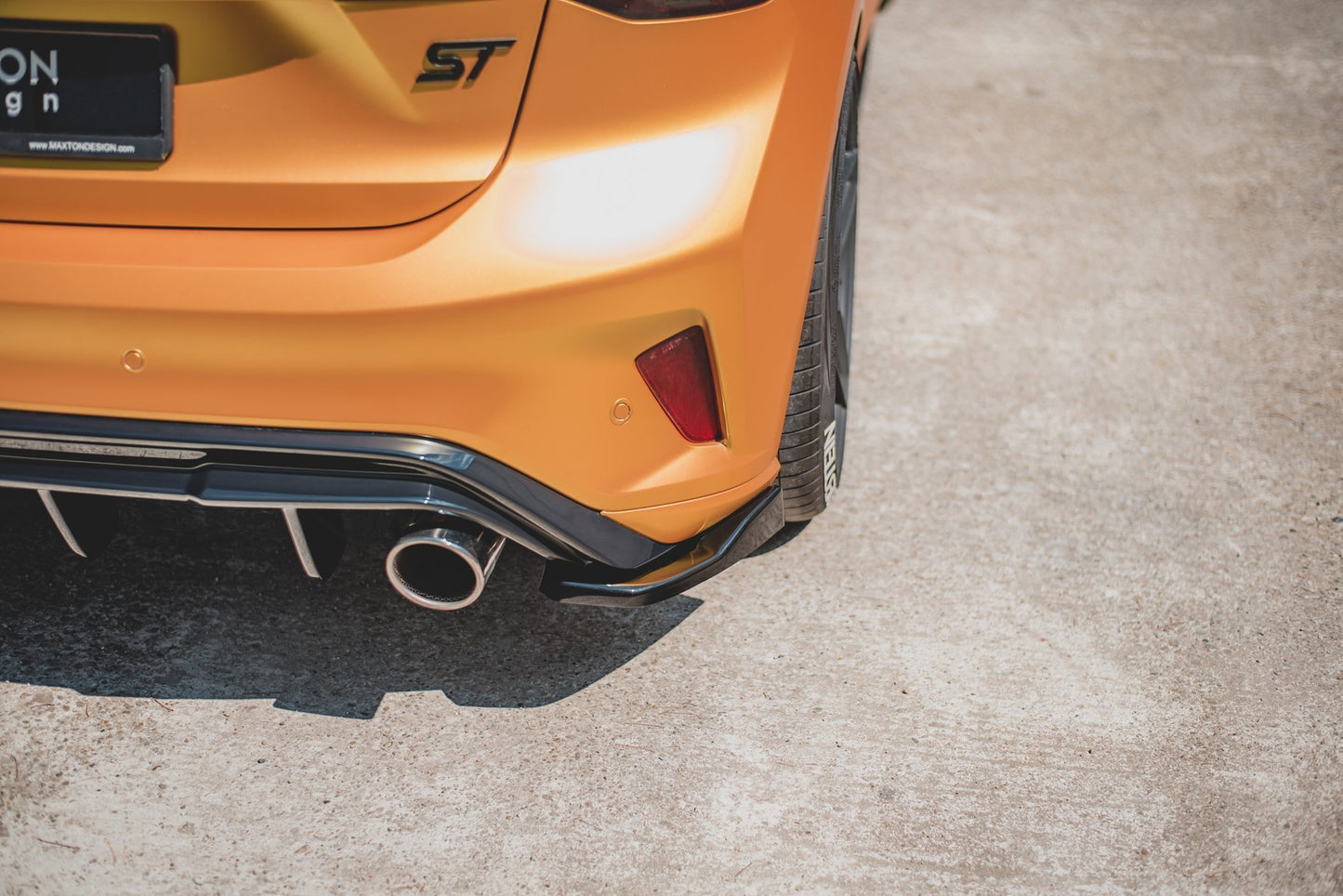 Heck Ansatz Flaps Diffusor V.3 für (Für heckansatz v.2) Ford Focus Hatchback ST Mk4 schwarz Hochglanz