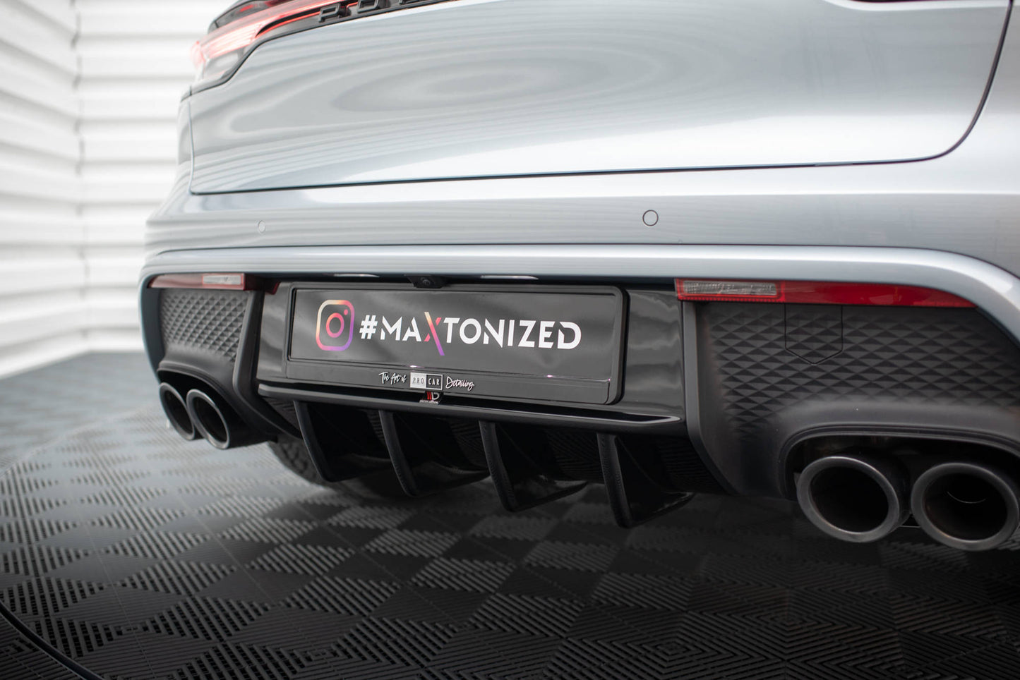 Diffusor Heck Ansatz für Porsche Macan Mk1 Facelift 2 schwarz Hochglanz