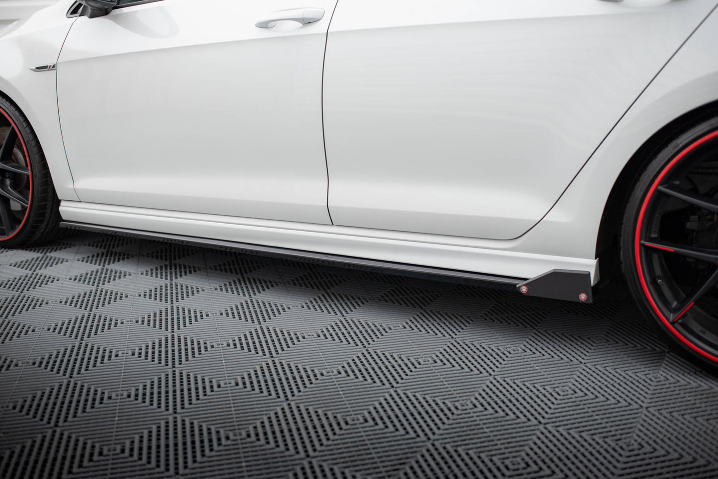 Seitenschweller Ansatz für V.3 + Flaps für VW Golf R / R-Line Mk7