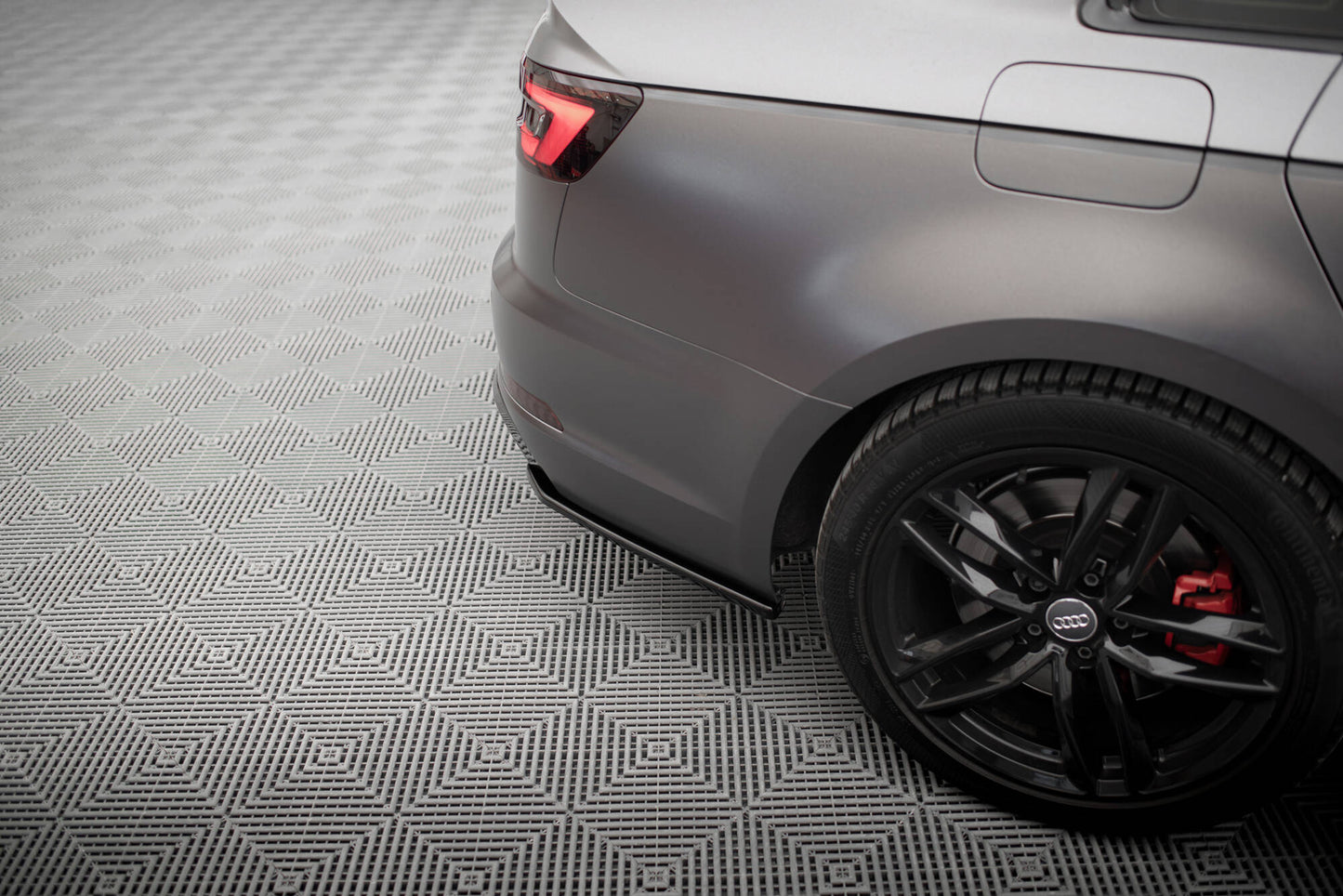Heck Ansatz Flaps Diffusor V.3 für Audi A4 S-line B9 schwarz Hochglanz