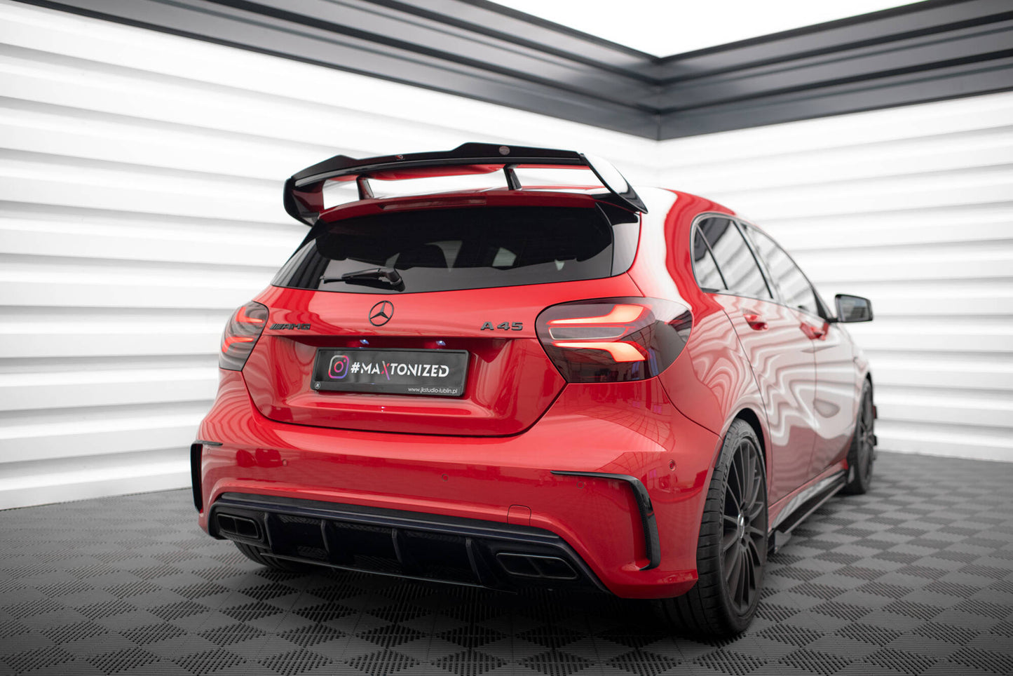 Spoiler CAP für Mercedes A W176 AMG Facelift schwarz Hochglanz