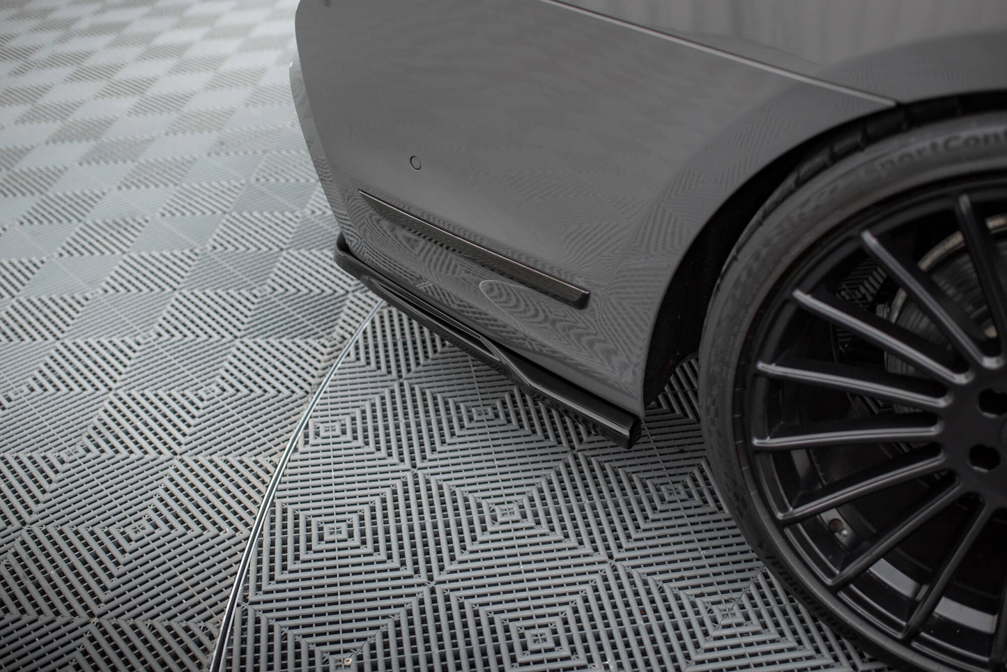 Mittlerer Cup Diffusor DTM Look Heck Ansatz V.2 für BMW 7 M-Paket G11 / G12 Facelift schwarz Hochglanz