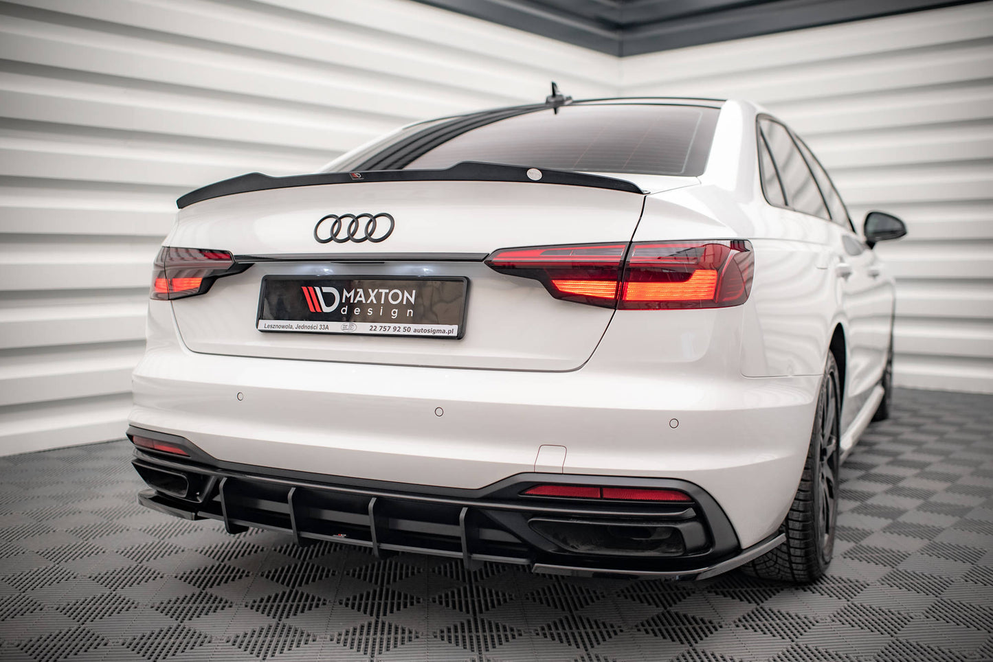 Spoiler CAP V.1 für Audi S4 / A4 Standard / S-Line / Competition Limousine B9 / B9 Facelift schwarz Hochglanz
