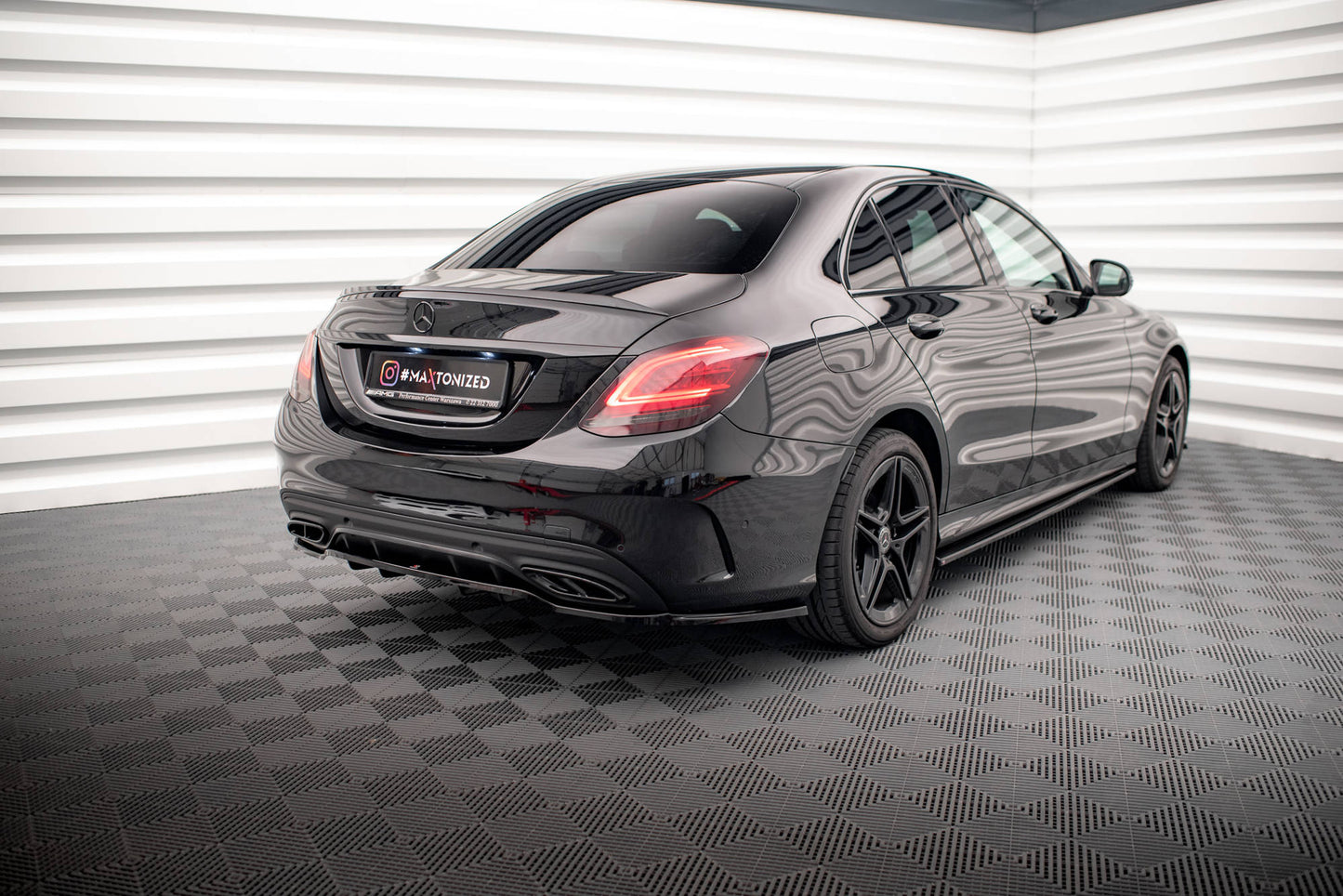 Mittlerer Cup Diffusor DTM Look Heck Ansatz für Mercedes-Benz C AMG-Line W205 Facelift schwarz Hochglanz