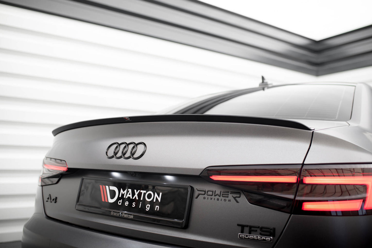 Spoiler CAP V.2 für Audi S4 / A4 Standard / S-Line / Competition Limousine B9 / B9 Facelift schwarz Hochglanz