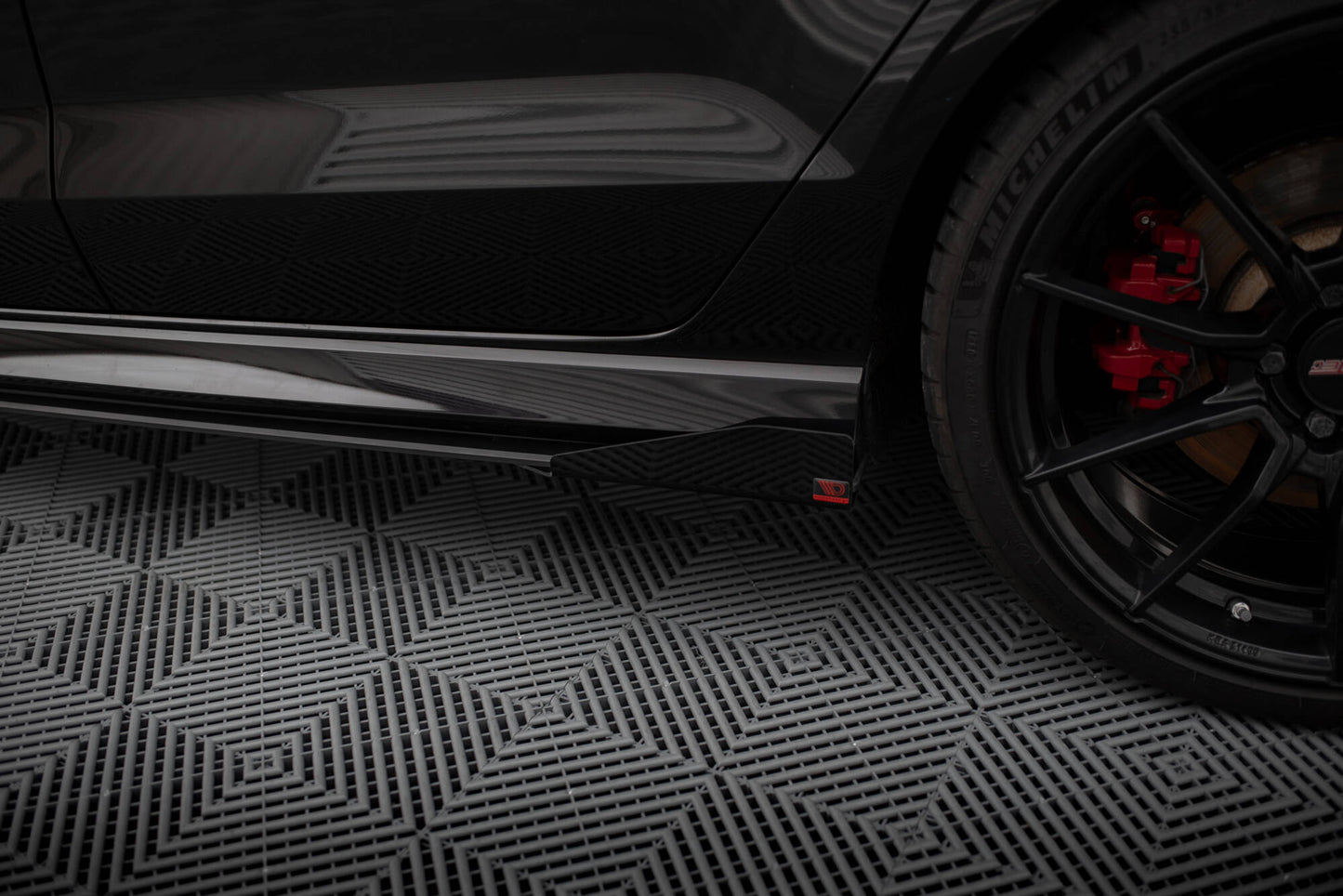 Seitenschweller Flaps für Audi RS3 Limousine 8V Facelift schwarz Hochglanz