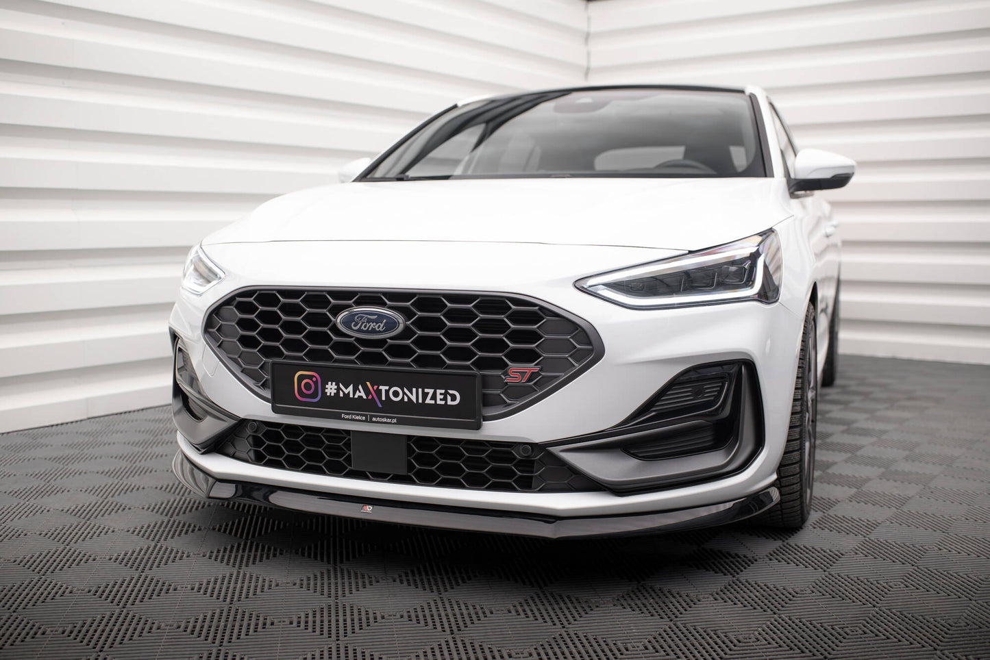 Front Ansatz V.8 für Ford Focus ST / ST-Line Mk4 Facelift schwarz Hochglanz