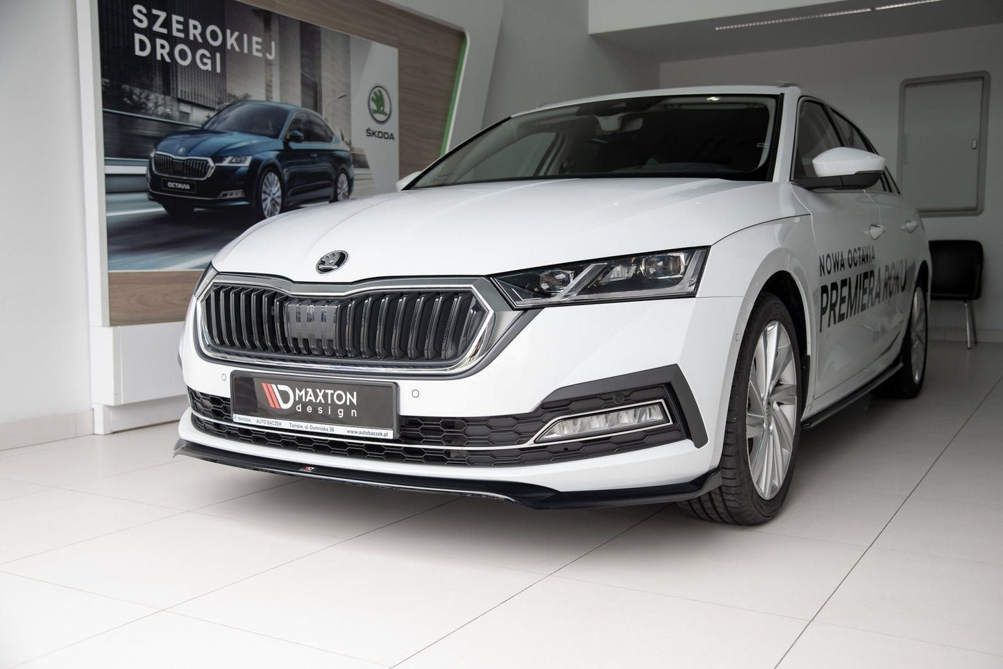 Front Ansatz V.2 für Skoda Octavia Mk4 schwarz Hochglanz