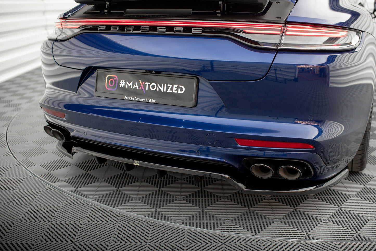 Mittlerer Cup Diffusor DTM Look Heck Ansatz für Porsche Panamera GTS Sport Turismo 971 Facelift schwarz Hochglanz