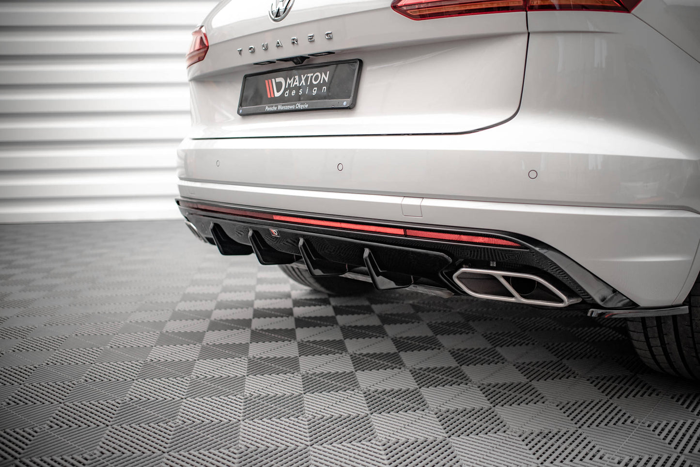 Diffusor Heck Ansatz für VW Touareg R-line Mk3 schwarz Hochglanz