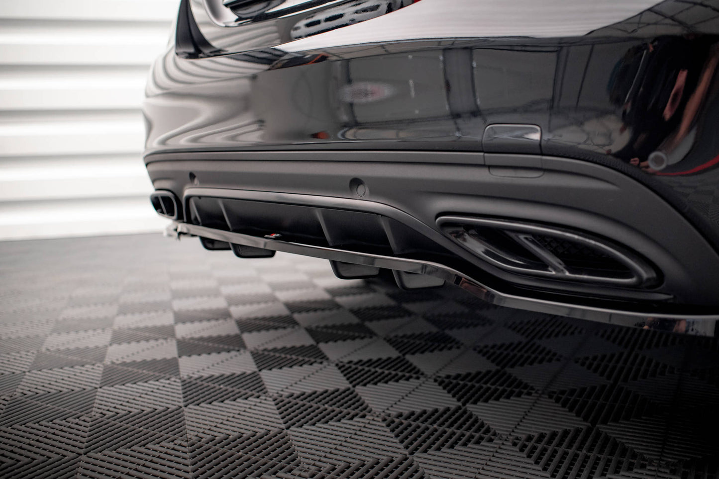 Mittlerer Cup Diffusor DTM Look Heck Ansatz für Mercedes-Benz C AMG-Line W205 Facelift schwarz Hochglanz