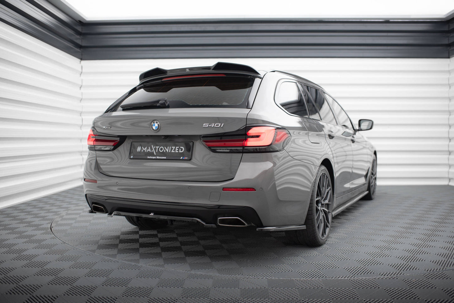 Heck Ansatz Flaps Diffusor für BMW 5er G30 / G31 Facelift schwarz Hochglanz