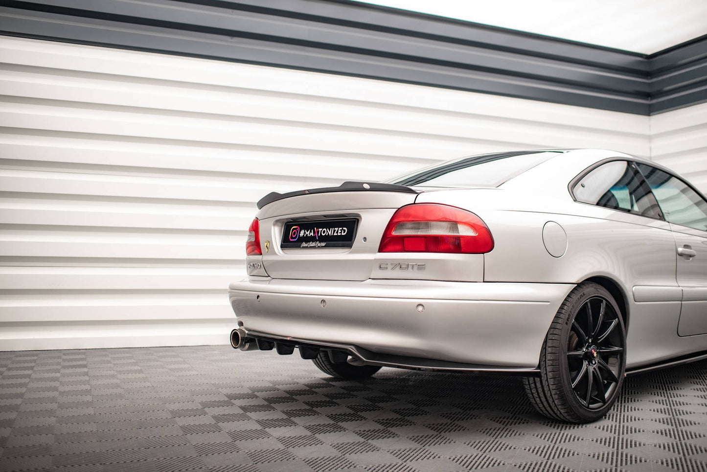 Mittlerer Cup Diffusor DTM Look Heck Ansatz für Volvo C70 Mk1 schwarz Hochglanz
