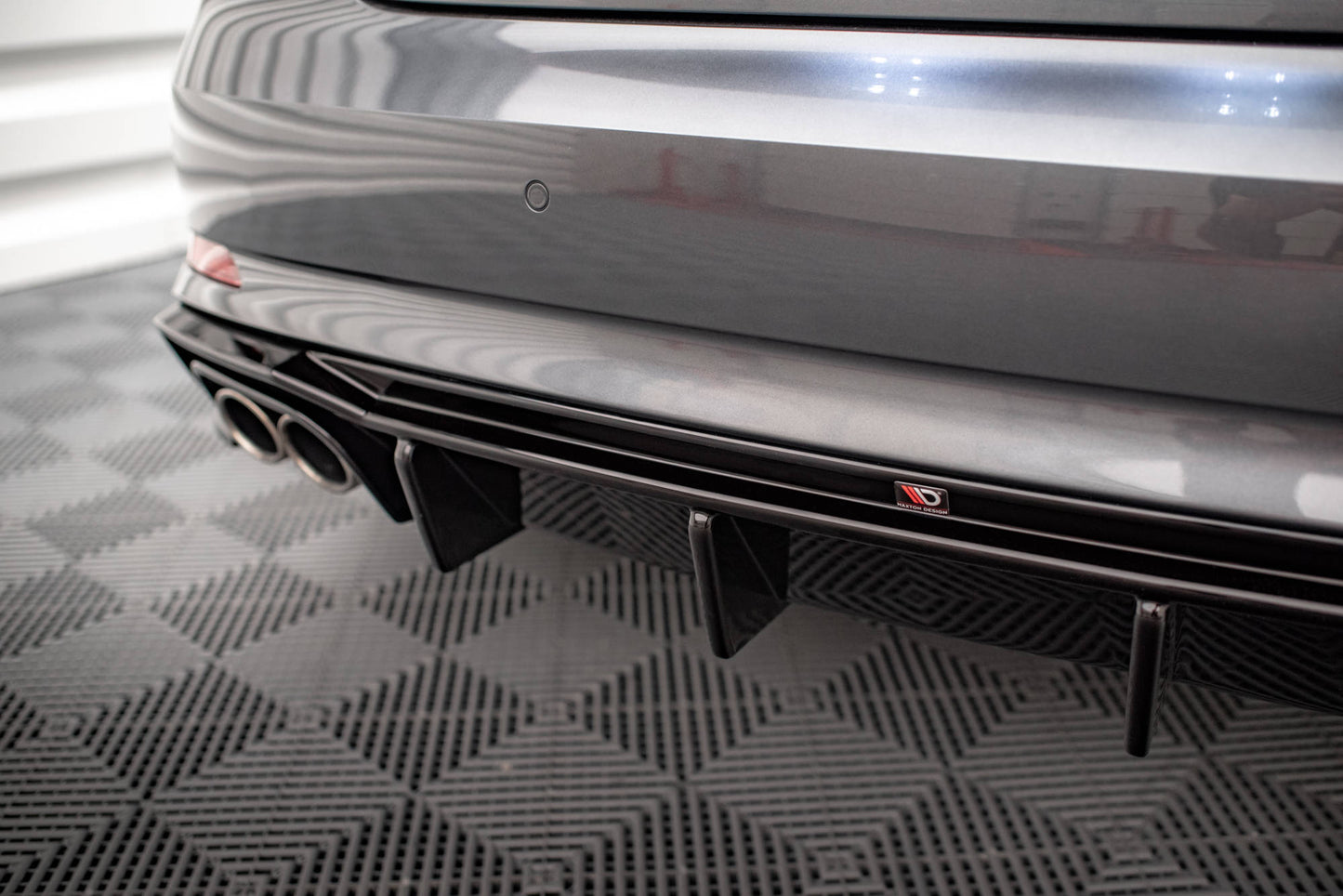 Diffusor Heck Ansatz für Audi S5 F5 Coupe / Sportback schwarz Hochglanz