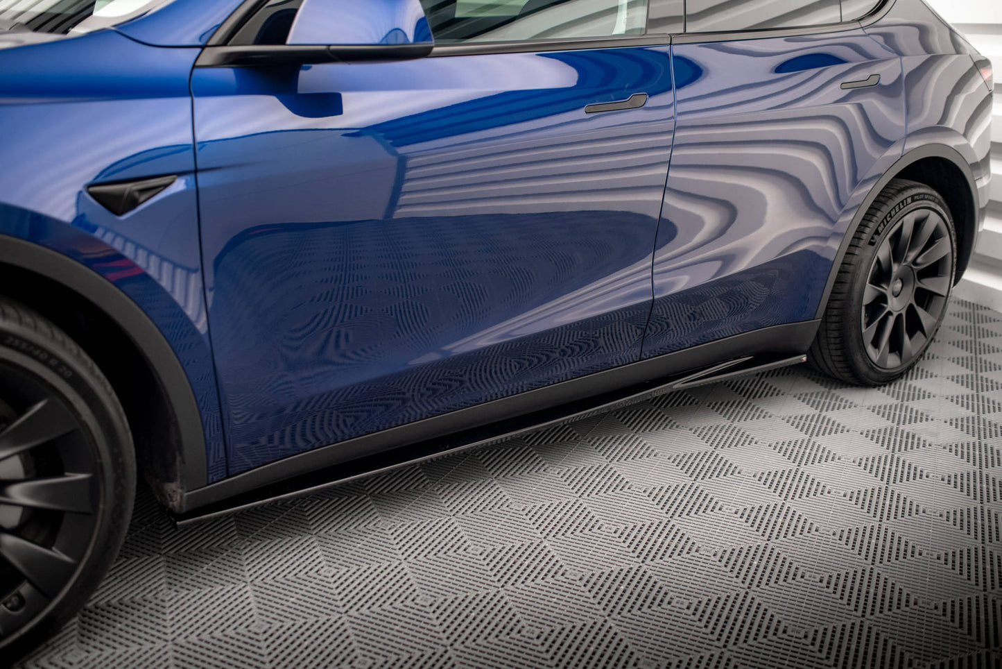 Seitenschweller Ansatz für V.1 für Tesla Model Y schwarz Hochglanz